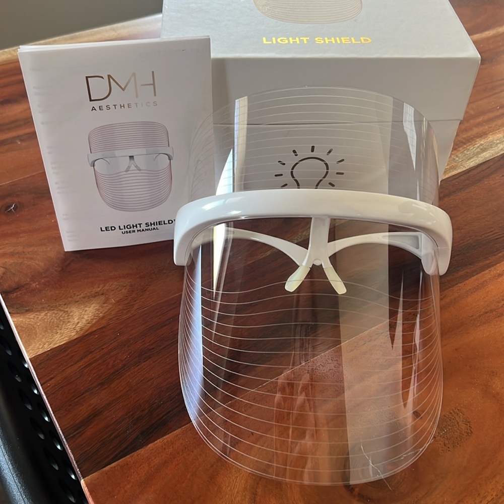 DMH Aesthetics LED Light Shield